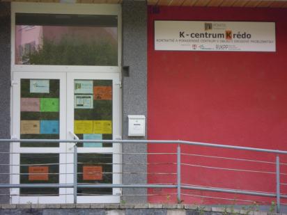 2 Poskytované sociální služby 2.1 Oddělení služeb sociální prevence Jedná se o služby sociální prevence a nízkoprahovým přístupem s rozdílnou cílovou skupinou. 2.1.1 Kontaktní centrum Název poskytované služby: Kontaktní a poradenské centrum Krédo Adresa a kontakty: Temenická 1, 787 01 Šumperk Tel.