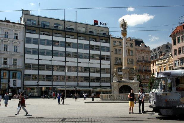 čeští architekti Bohuslav Fuchs stavby v Brně Zemanova kavárna Hotel Avion Moravská banka ÚKOL 2 : Pro bližší seznámení s brněnským funkcionalismem, zjisti z odkazů a zapiš další informace o