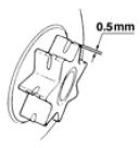 NOTE: After removing the filter, use to keep the end of the suction pipe grip (clamp). When assembling the filter, allow it to reach the filter fibers or dust into the intake manifold.