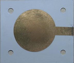 Obr.7.: Tlakový senzor s vytvořenými zlatými elektrodami vakuovým napařováním.