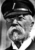 Co je to stát? stát je instituce nebo organizace jenž má moc vládnout, soudit a vytvářet zákony První stát na našem území byla Sámova říše v 1. pol. 7. stol.