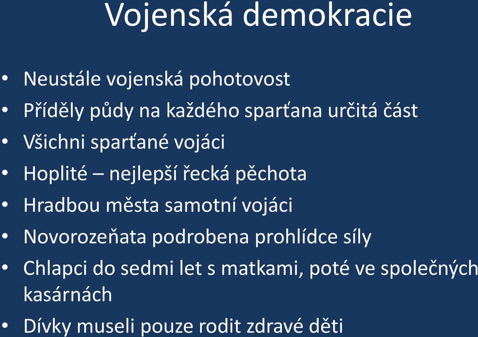 Hradbou města samotní vojáci Novorozeňata podrobena prohlídce síly Chlapci do