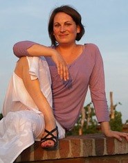 Autorka knížky Hanka Luhanová, je také autorkou projektu cvičení jógy s dětmi, který se jmenuje Lali jóga, lektorkou dětské jógy a spolu s Olgou Tajovskou založily Českou asociaci dětské jógy.