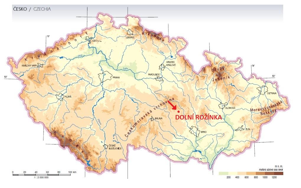 5 CHARAKTERISTIKA ŘEŠENÉHO ÚZEMÍ 5.1 Poloha Dolní Rožínka (viz Obr. 3) se rozkládá na moravské části Českomoravské vrchoviny. Nadmořská výška obce je 502 m. n. m a leží 11 km jihozápadně od města Bystřice nad Pernštejnem.