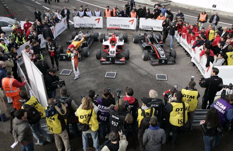 41/09 Téma týdne: V neděli závod, v pondělí test STR.2 Před závodem Velká cena Brazílie poprvé od roku 2003 není Velká cena Brazílie posledním závodem sezony.