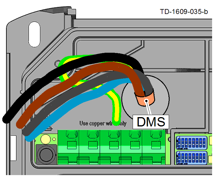 cs 4.5.2 Připojení napájecího kabelu Položení napájecího kabelu (na omítku) Zaveďte napájecí kabel SHORA jak je znázorněno na obrázku.