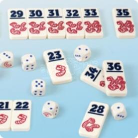 Obsah hry: 16 porcí červíků 8 kostek se 6 symboly česká a slovenská pravidla HECKMECK z žížalek je extrémně zábavná kostková hra pro 2-7 ptáčků, kteří mají rádi pečené červíky.