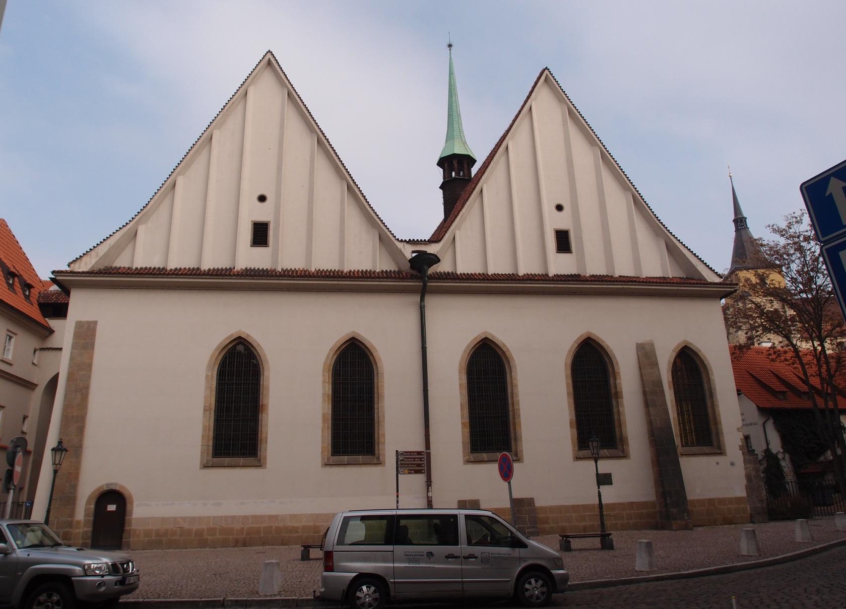 Původní kaple na tomto místě byla určena pro kázání v českém jazyce.