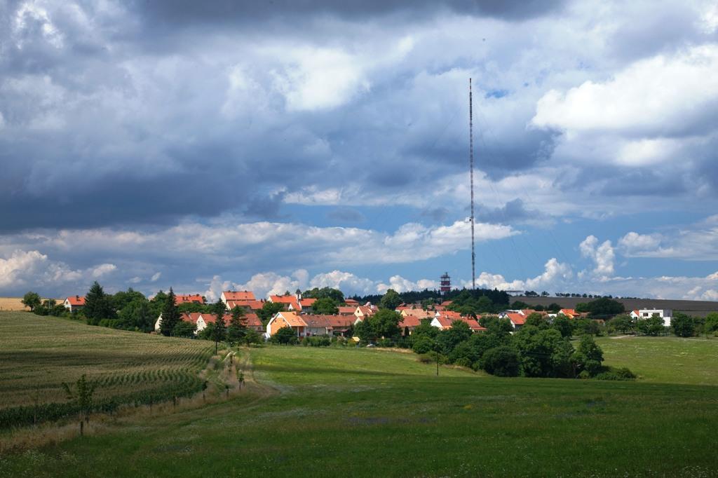 SPOLUPRÁCE SE ZEMĚDĚLSKÝMI DRUŽSTVY DO ROKU 1990 JZD DĚDICE, JZD KRÁSENSKO DNES ZD DRNOVICE, ZD KRÁSENSKO ZD KRÁSENSKO DODÁVÁ DO ZZN VYŠKOV OBILÍ A ŘEPKU JEČMEN DO SLADOVEN