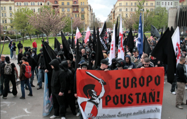 nacionalismus - pokud je význam národnosti ostře až bojovně zvýrazňován kosmopolitismus - nevyhraněný vztah k národu a kladení důrazu na jiné než národní hodnoty nacionalismus národní státy státy s