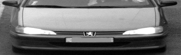 4.2.6.8 Vozidlo Peugeot Vozidla tohoto typu obsahují na čelní masce unikátní čtvercové centrálně umístěné logo, u novějších variant doplněno lichoběžníkovým orámováním.