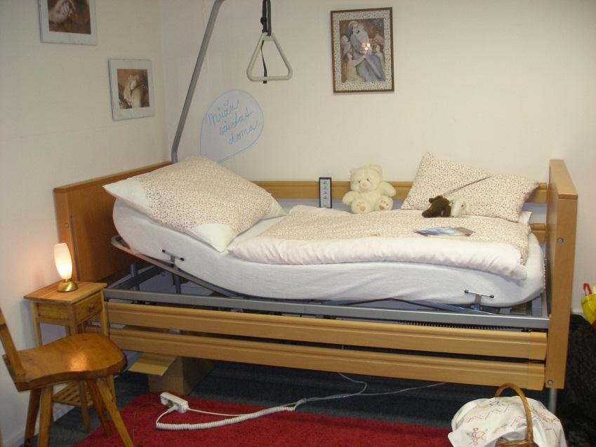 Výroční zpráva Hospicové péče sv. Zdislavy, o.p.s. 11 Půjčovna Díky sponzorům a částečně také dotaci z MPSV se nám povedlo vybavit Půjčovnu zdravotnickými a kompenzačními pomůckami.