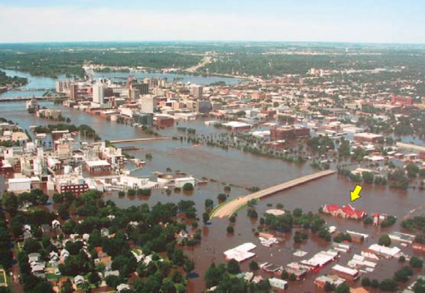 V roce 2008 se řeka Cedar rozvodnila,
