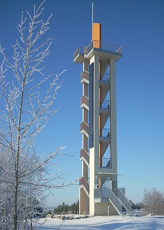 Aussichtsturm Neuberzdorfer Höhe/ Rozhledna na výšině Neuberzdorfer Höhe 26 Meter hoch ganzjährig geöffnet