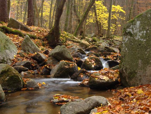 nestačí investice (Štolmíř - uran), nemá vůbec 8 obcí (Chotouň, Skramníky, Vykáň, Přehvozdí, Mrzky studny s pitnou, Masojedy studny nepitné, Černíky, Tismice), většina z těchto obcí plánují jeho