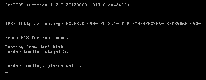 Obrázek 14: Nexus 1000v na KVM Vyzkoušel jsem změnit virtuální HW, ale chyba stále přetrvává. I po dlouhé časové rezervě (více než půl hodiny) se nepodaří dostat dále. 5.2.1.7 Hodnocení Jelikož instalační obraz Nexusu 1000V ještě není pro tuto platformu vydán, bylo testování provedeno z obrazů pro jiné platformy.