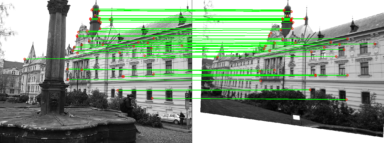 2.3. Zpracování dotazu Obrázek 11. Příklad výsledku třetí fáze vyhledávání. Nalezená transformace mezi dvěma fotografiemi z předchozího obrázku.