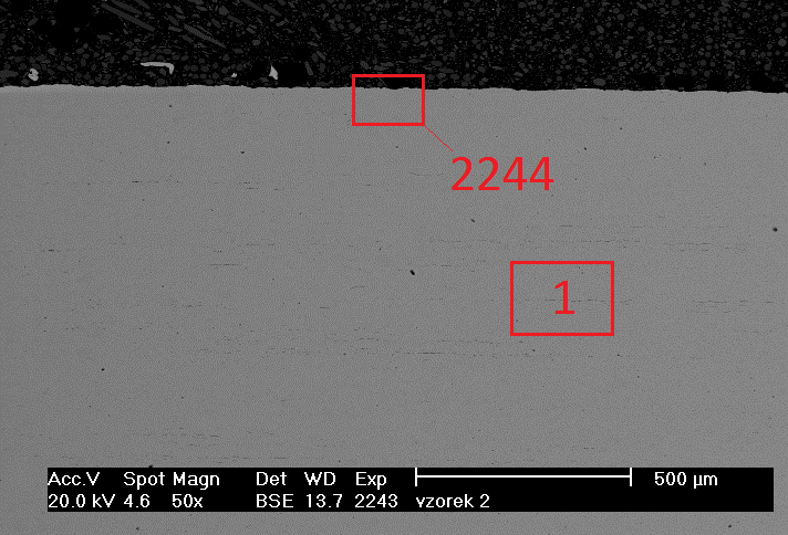 oblast, kterou detailněji zobrazuje snímek č. 2244 (obr. 55), na kterém nejsou patrny známky korozního rozpouštění ani mezikrystalového charakteru. Obr.