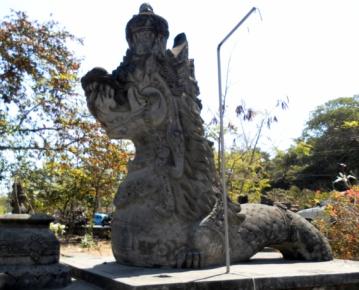 Gunung Kawi temple Se nachází cca 20 km od Ubudu, kousek od Tirtha Empul.