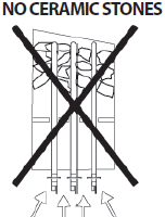 Nikdy nepoužívejte topidlo bez kamenů, protože to může způsobit požár. Používejte pouze výrobcem doporučené kameny. Použití nevhodných kamenů může vést k poškození topného tělesa a zrušení záruky.