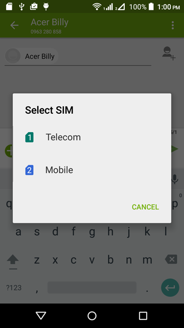 Správa karet SIM - 61 Výběr karty SIM, která se má používat při telefonování Pokud jste možnost Hlasové volání nastavili na Vždy se dotázat, budete při každém telefonování dotázáni, která karta SIM