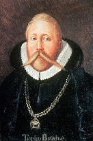 Rozvoj vědy s nástupem renesance Astronomie a fyzika : Tycho de Brahe / dánský šlechtic, pobýval i na dvoře Rudolfa II.