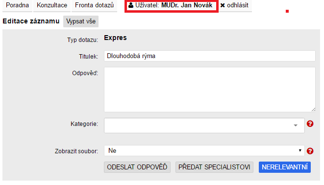 Ukázka správné odpovědi: Otázka: Dobrý den, dvouměsíční miminko to má mezi konečníkem a varlaty (jakoby na hrazi) obcas tvrdé a občas měkké. CO to může znamenat?