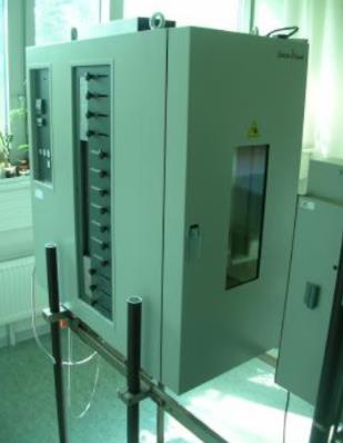 UTB ve Zlíně, Fakulta technologická 30 Obr. 15 Zařízení pro tahovou zkoušku s teplotní komorou 4.