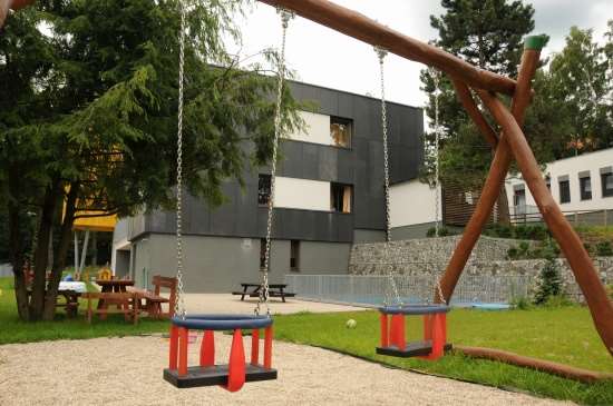 ÚVOD Dětské centrum SLUNÍČKO Liberec patří v České republice mezi patnáct zařízení, která jsou dětským centrem.