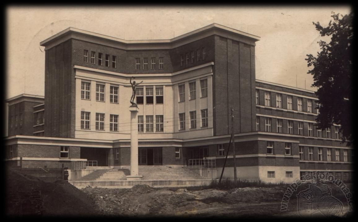 Příloha č. 12 Budova Gymnázia J. K. Tyla v r. 1927.