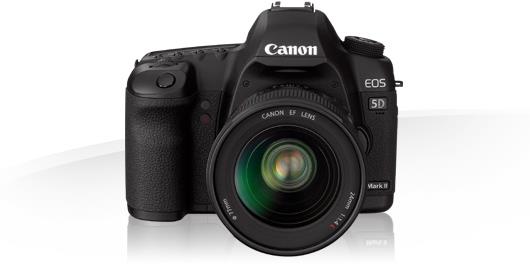Obr. 15: Canon EOS 5D Mark II [Zdroj: http://www.canon.cz/for_home/product_finder/cameras/digital_slr/eos_5d_mark_ii/] S tímto fotoaparátem byl použit objektiv Canon EF 50mm f/1.8 II.
