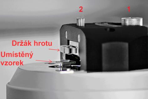 A: B: C: Obr. 2: A: Úvodní okno programu s nabídkou New ; B: Výběr pracovního adresáře; C: Informace o posuvu sondy do pracovní pozice. Nyní je možná mechanická manipulace s přístrojem.