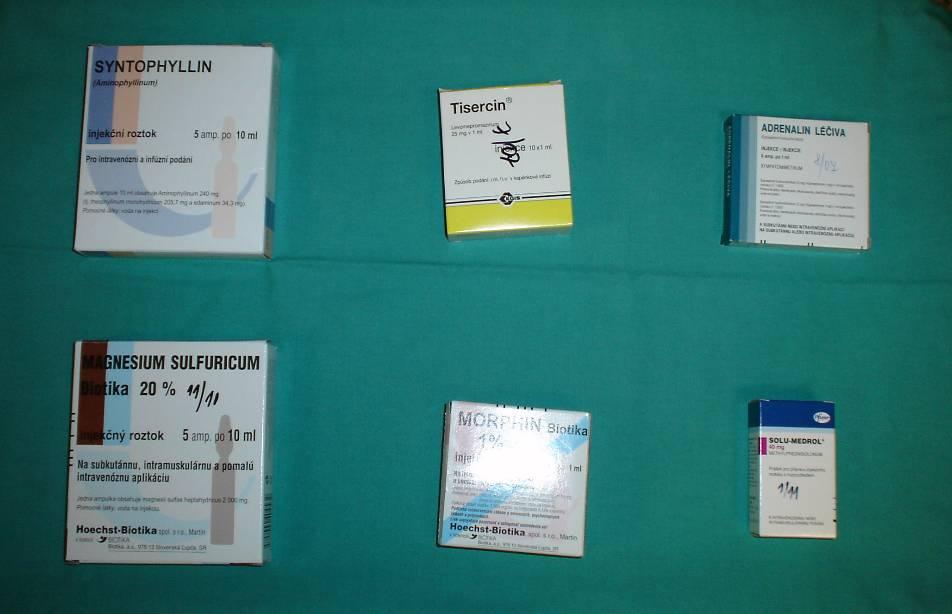 Terapie syndromu LEP Bricanyl inj. při hypotenzi IHNED (1 ml = terbutanil 0,5 mg) inhalačně 1ml + 2 ml F1/1 á 20 minut s.c. 1/2 amp á 30 min LD 1 amp a 8 hod Adrenalin inj vhodnější u anafylaxe inhalačně 0,2 mg á 20min s.