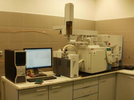 Analýza NCS-porovnání různých vzorků GC/MS (TSQ Quantum XLS) Plynová chromatografie kombinovaná s hmotnostní spektrometrií Kombinace vysoké separační