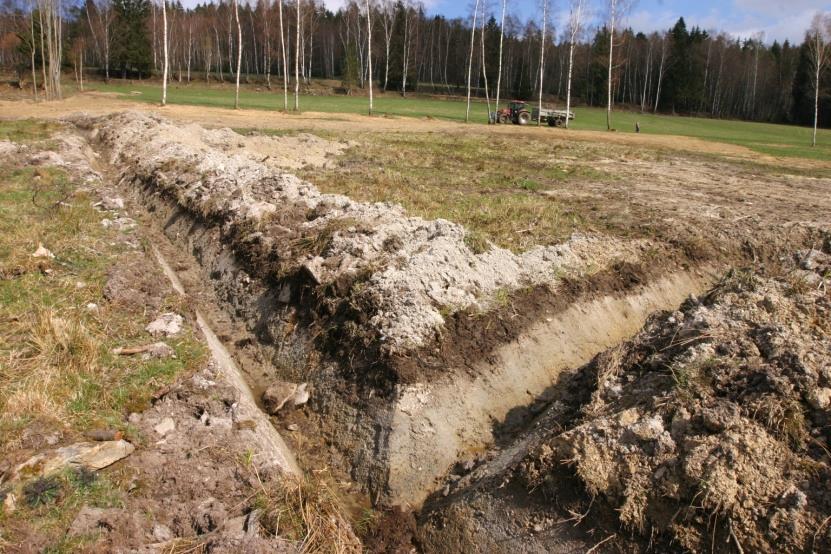 Alarmující stav mokřadů v ČR. stále ještě se nebojíme sucha? Rozsah odvodňování mokřadů v ČR k roku 1995 evidováno: ¼ zemědělské půdy! se zatrubněnou drenáží tj. 1 064 999 ha pozemků + dalších 450tis.