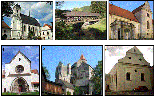 Mezi státem chráněné památky náleží radnice na náměstí Míru v Tišnově. Její původní podoba byla dřevěná, od roku 1771 je kamenná.