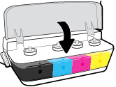 4. Přidržte láhev u trysky nádržky a naplňte nádržku po rysku maximální hladiny. Pokud inkoust hned nezačne téci, láhev odeberte a znovu ji nasaďte na nádržku.