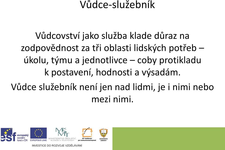 jednotlivce coby protikladu k postavení, hodnosti a