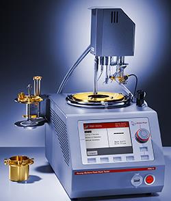 Filtrovatelnost - CFPP (Cold Filter Plugging Point) n-hexan PRACOVNÍ POSTUP Stanovení bodu vzplanutí v uzavřeném kelímku Automatický analyzátor bodu vzplanutí PMA 5 (obr.