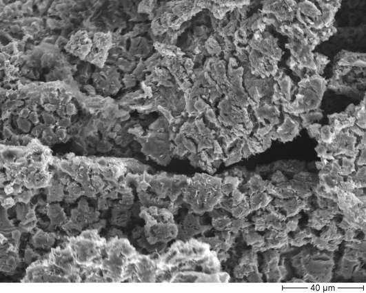 a) prášek 1 (z odlité slitiny) powder 1 (from as-cast alloy) b) prášek 2 (ze slitiny po TZ) powder 2 (from heat treated alloy) c) prášek 3 (melt spinning) powder 3 (melt spinning) Obr.