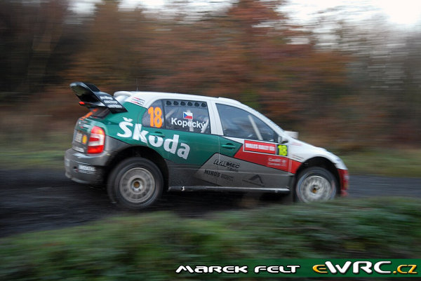 ally Finland 2007 Po opravě dostal také novou registrační načku 05 0007. Posledním startem vou Škoda Fabia W v barvách T Kopecký byla Britská rally.