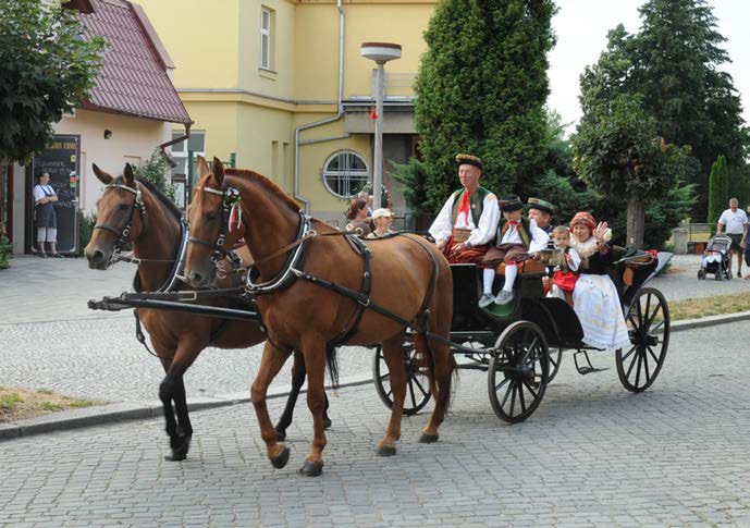 3. Národopisné slavnosti 3.1 Hody v Kojetíně Neděle 16. 8. patřila již tradiční Jízdě krále Ječmínka v rámci Kojetínských hodů.