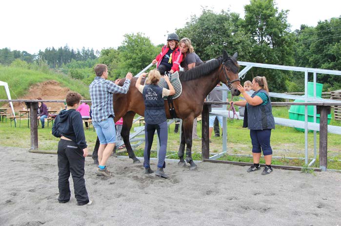Chov koní Tasov s darem nadace Jistota