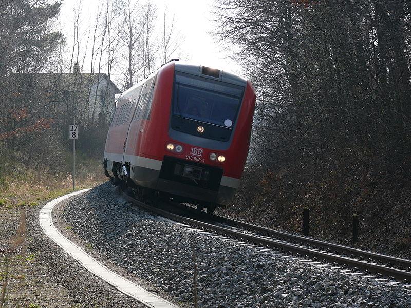 lomu nápravy na jednotce ICE3. Na jednotkách řady 610 a 611 se problémy s naklápěcí technikou objevovaly již dříve.