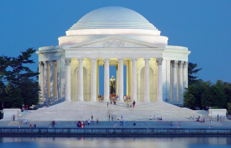 the Senate and House of Representatives. It is an example of the Neoclassical architecture style. The statue on top of the dome is the Statue of Freedom. 1.