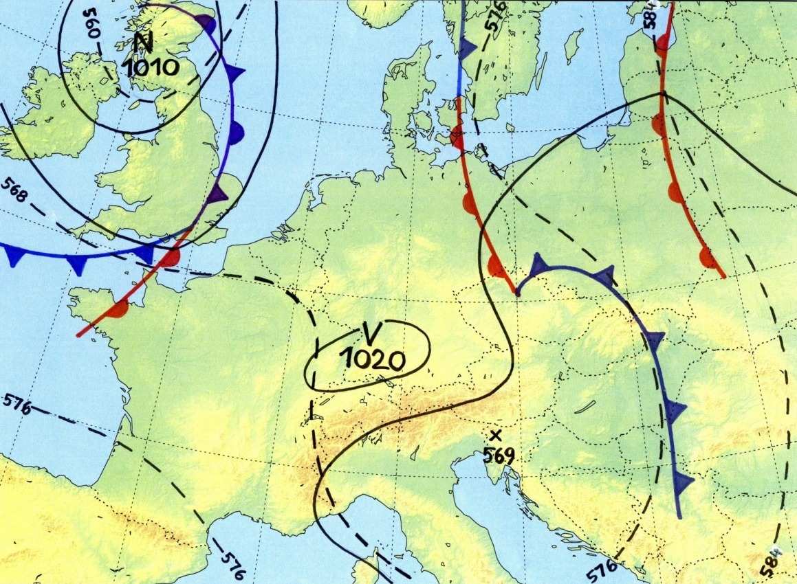 Meteorologická situace Příčinou povodní na začátku srpna 2010 byla meteorologická situace, která se s menšími nuancemi opakovala v tomto roce již poněkolikáté.