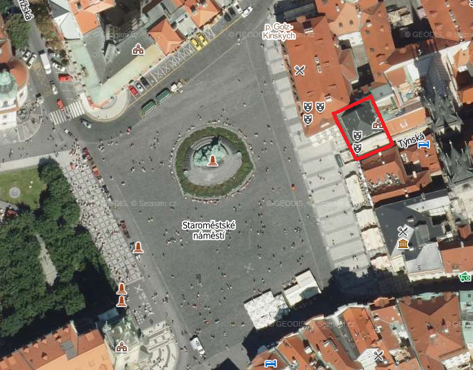 1. DŮM U KAMENNÉHO ZVONU 1 Dům U Kamenného zvonu Dům U Kamenného zvonu je nedílnou součástí Staroměstského náměstí v Praze.