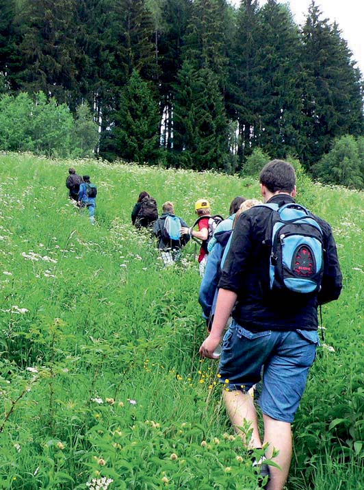 SVĚT POD MIKROSKOPEM Vnitřní program Kdy: leden duben Délka programu: 1,5 3 hodiny Seznámení s faunou a flórou Šumavy pomocí mikroskopů.