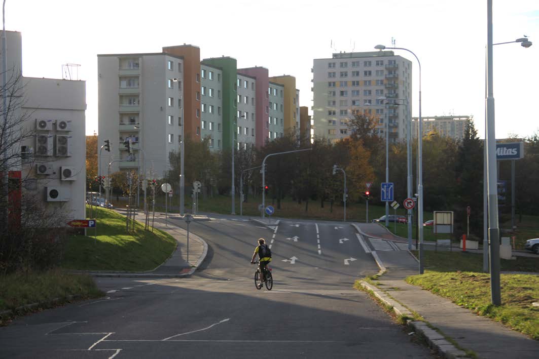 Charakter území Území MČ Praha 10 nemá jednotný charakter, pro jednotlivé oblasti se pak výrazně liší současná pozitiva i negativa, obdobně příležitosti i hrozby.