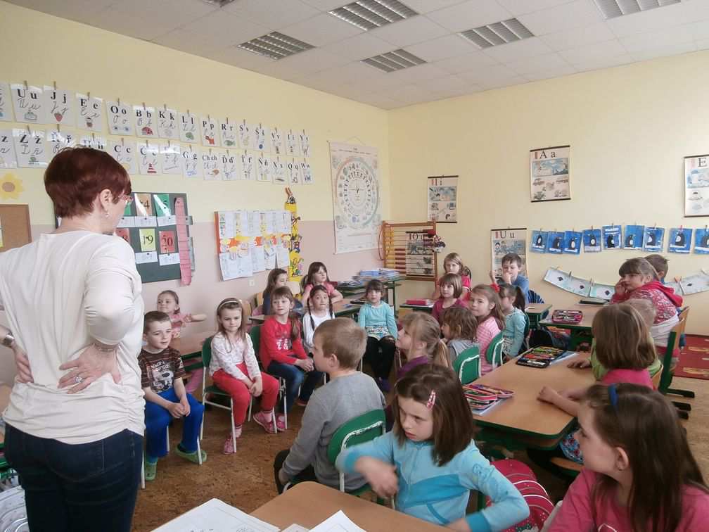 V tomto školním roce 2013/2014 byla úzká spolupráce mezi mateřskou a základní školou, která se uskutečňovala formou návštěv. Celkem se uskutečnily čtyři návštěvy předškoláků v první třídě ve dnech 24.